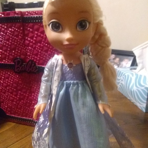 Elsa frozen doll baby doll size - Picture 6 of 6